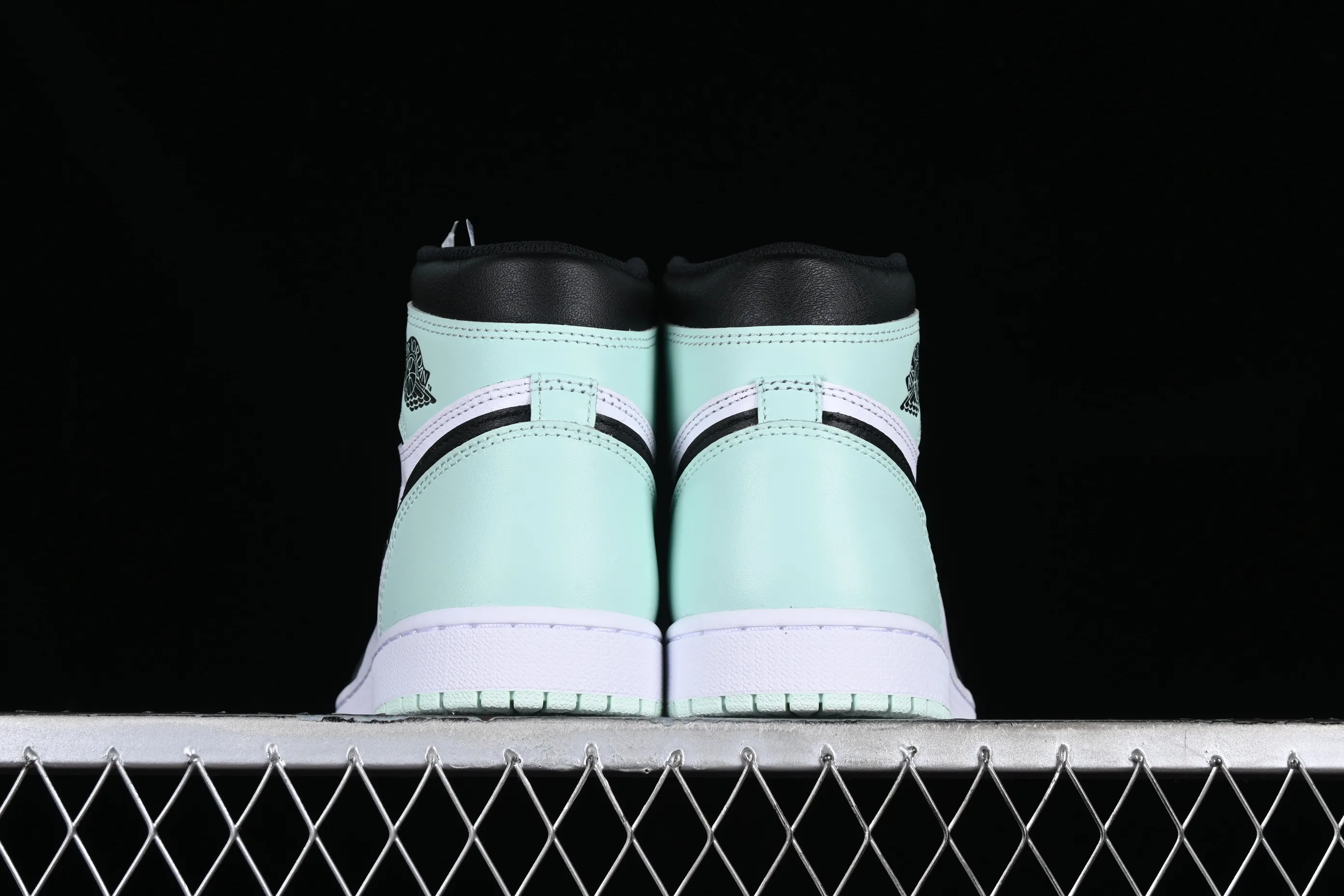 All categories Air Jordan Jordan series basketball shoes Air Jordan 1 High GX foreign trade version Air Jordan 1 Retro High OG "lgloo" AJ1 Joe 1 mint green 861428-100